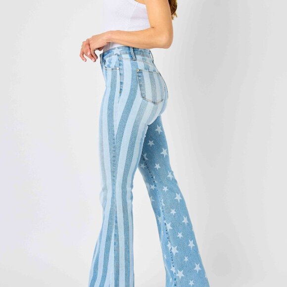 Judy Blue Star & Stripe Flares - Picture 2 of 3